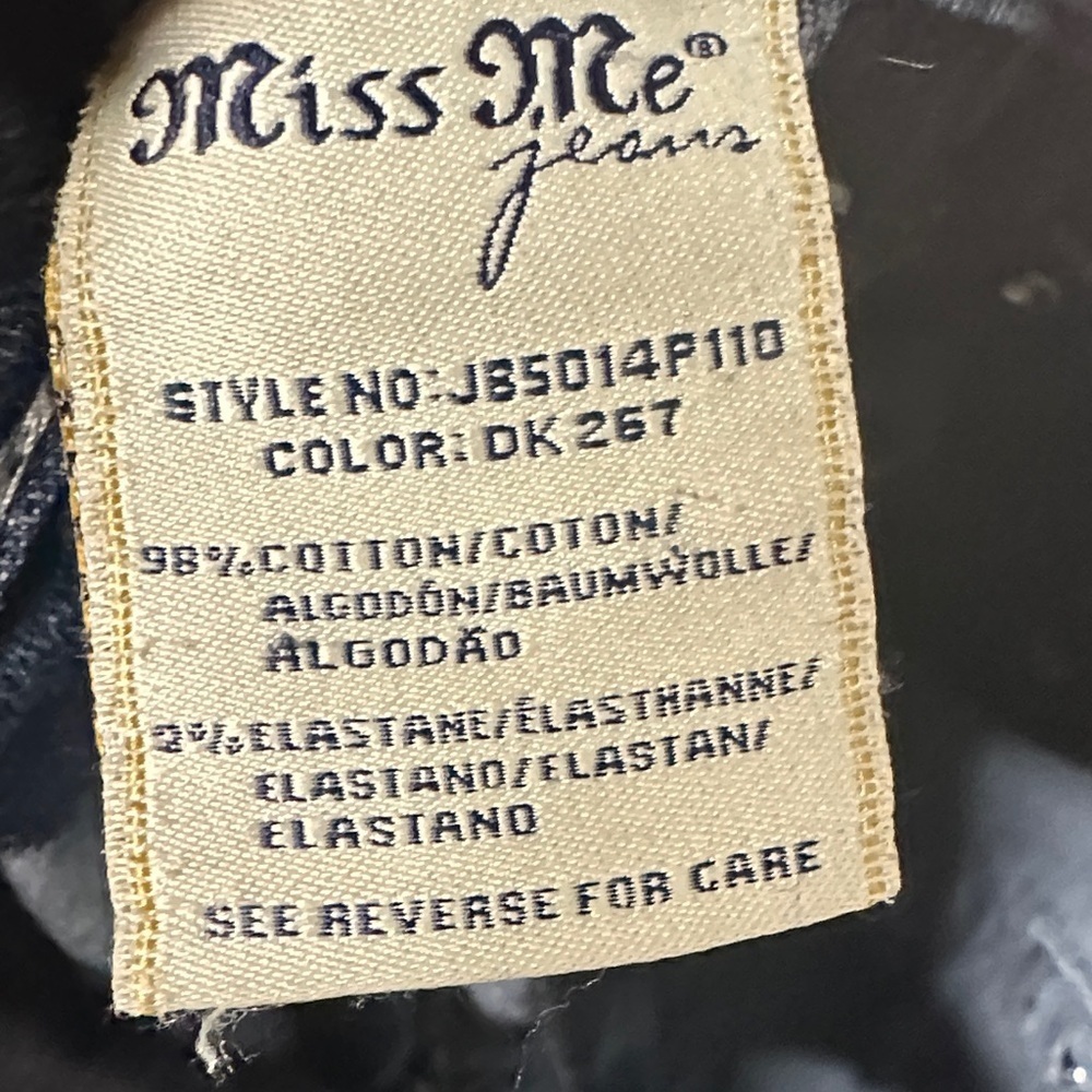 Miss Me Boyfriend Capri Jeans Size 30 - Picture 8 of 8